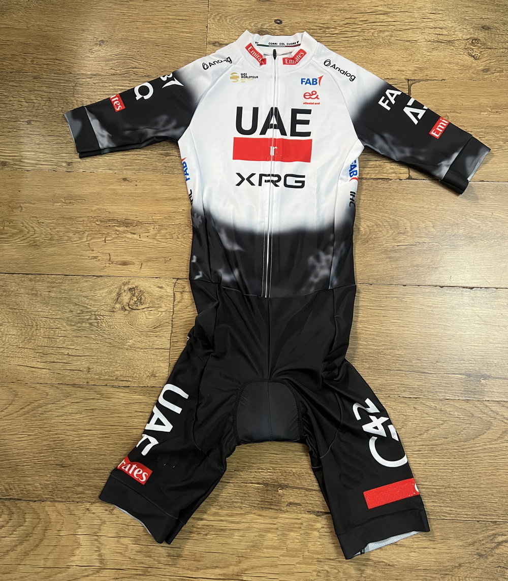 Traje de Ciclismo LASER CUT Sk - Cycling Gear Uae reseña y precio