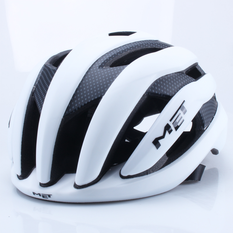 Casco de Ciclismo MTB Ultralig - Cycling Gear Uae reseña y precio